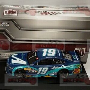 Martin Truex Jr 2022 Lionel #19 Auto Owners/MJTF/Sherry Stong Toyota Camry 1/24