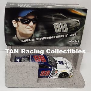 Dale Earnhardt Jr 2015 Lionel #88 Microsoft Windows 10 AUTOGRAPHED 1/24