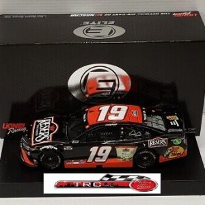 Martin Truex Jr 2021 Lionel #19 Reser's ELITE Toyota Camry 1/24