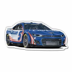 Kyle Larson 2022 Wincraft #5 Hendrickcars.com Acrylic Magnet