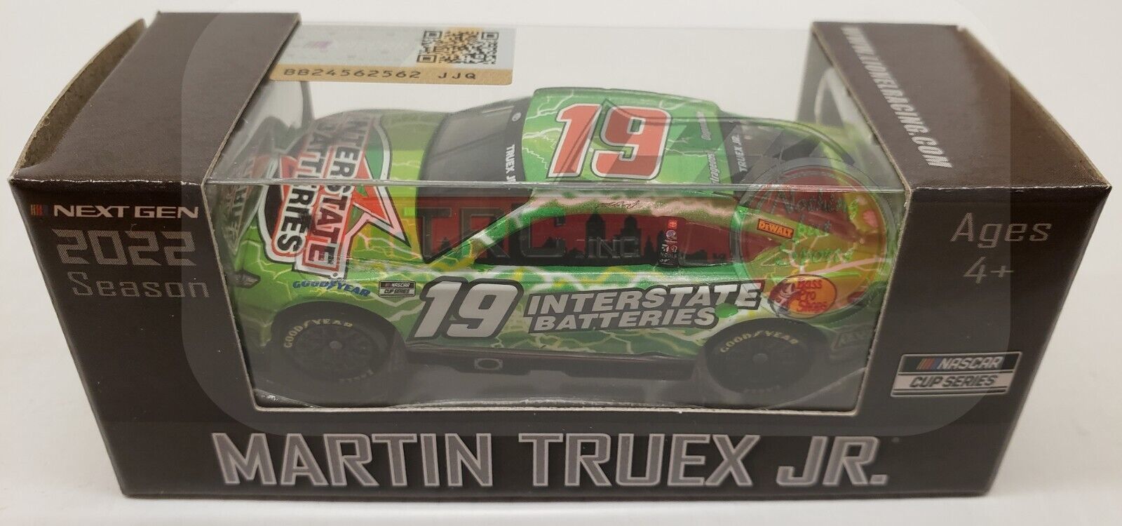 Martin Truex Jr 2022 Lionel #19 Interstate Batteries NEXT GEN Toyota Camry 1/64