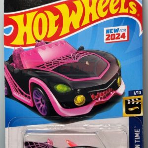 2024 Hot Wheels Monster High Ghoul Mobile, 3/250 HW Screen Time series, 1/10 scale model on display