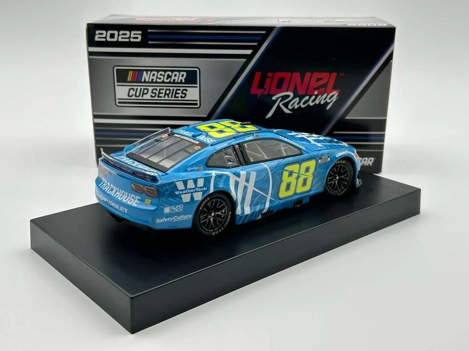 Shane Van Gisbergen 2025 Lionel Racing #88 Trackhouse Racing Camaro 1/24 - Image 4